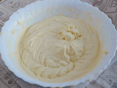 Творожник со сгущенкой — вкуснейшее лакомство, которым легко побаловать себя и своих детей!