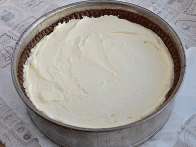 Творожник со сгущенкой — вкуснейшее лакомство, которым легко побаловать себя и своих детей!