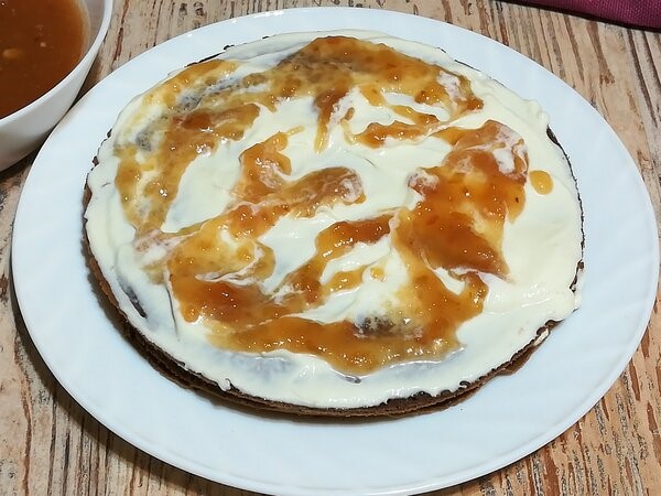 Вкусный домашний бисквитный торт на сковороде