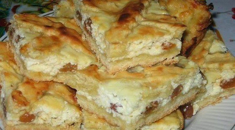 Подруга угостила пирогом с творогом и изюмом, сегодня и я испекла. Результат супер!