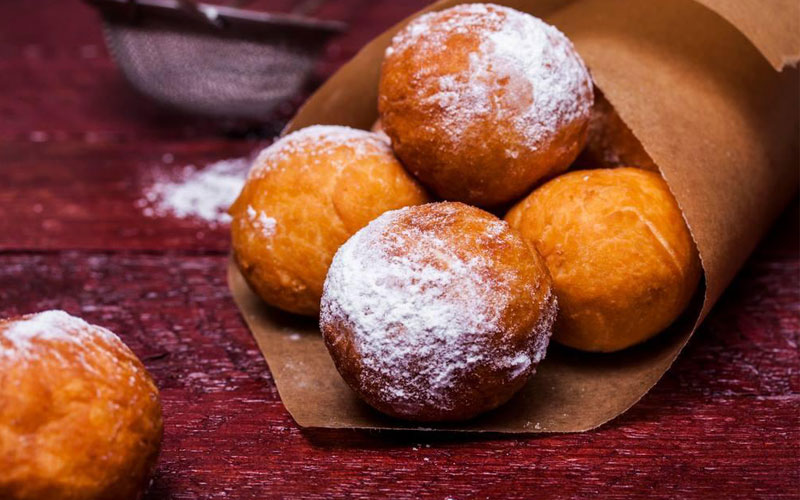 Творожные пончики в сахарной пудре