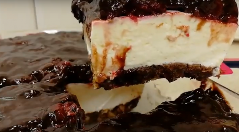 Простой десерт «Вишенка в облачке»