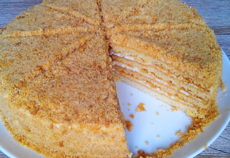 Медовый торт со сметанным кремом: Любимый вкус из детства