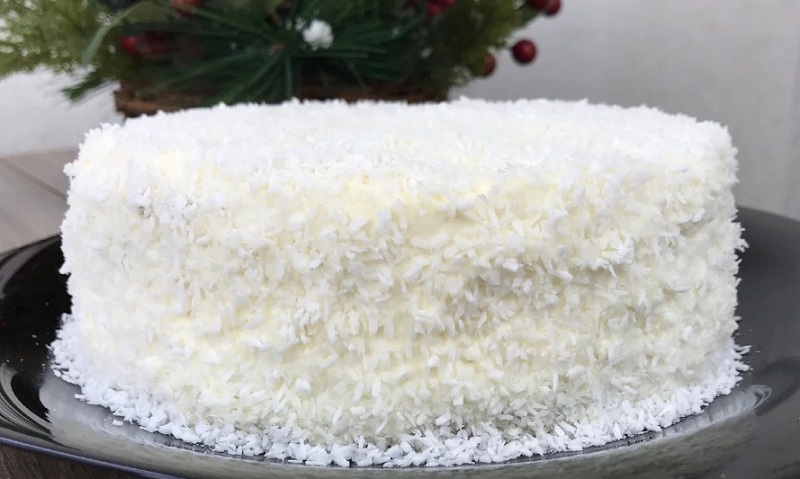 Торт «Метелица» - проще не придумаешь. Бисквитный торт с нежным сметанным кремом!