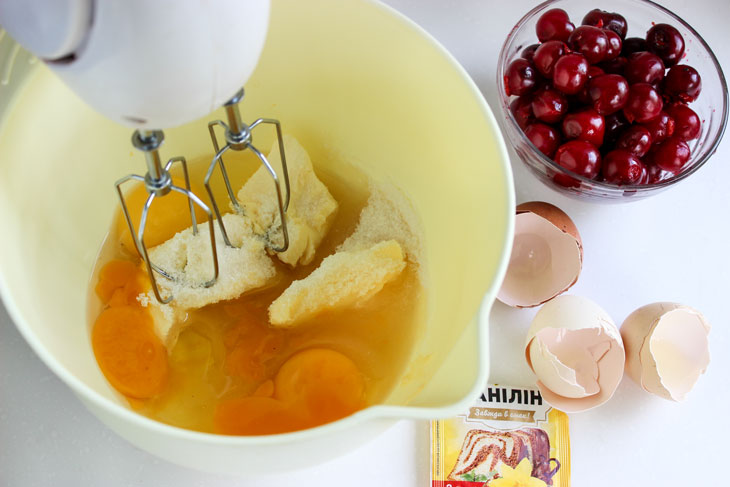 Вишенки в сметанном тесте — потрясающий пирог