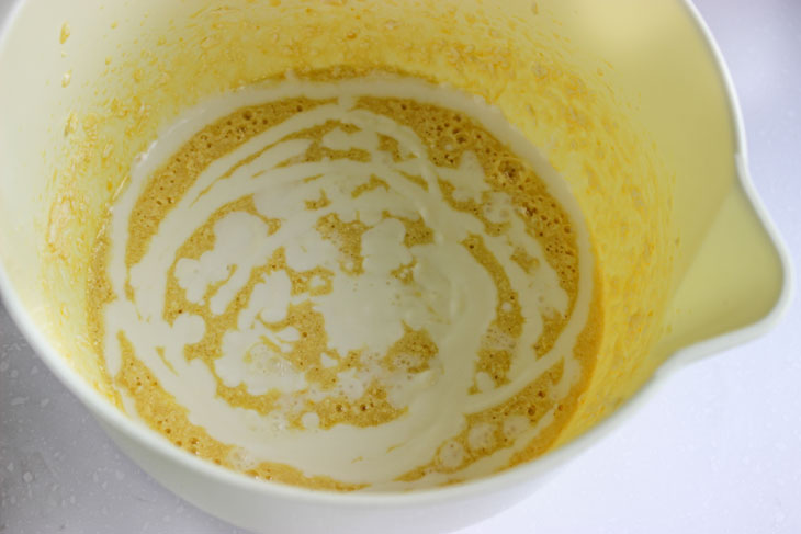 Вишенки в сметанном тесте — потрясающий пирог